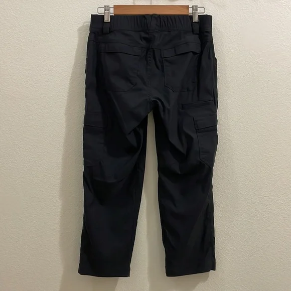 Duluth Trading Co Dry on the Fly Improved Capris - Black - Picture 2 of 16